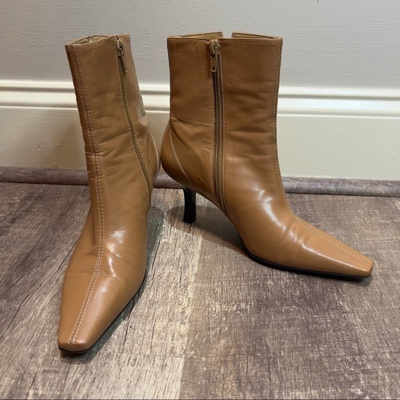 Gianni Bini Shoes - GIANNI BINI • “Braxton” Sz 6 Pointy Toe Zip Bootie Leather Brazil